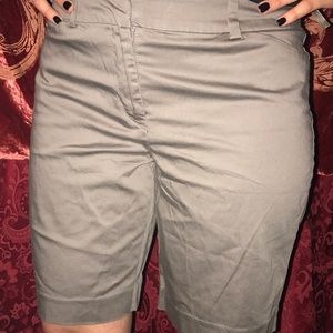 Ann Taylor "Curvy" shorts ❤️💵Bundle&Save💵❤️